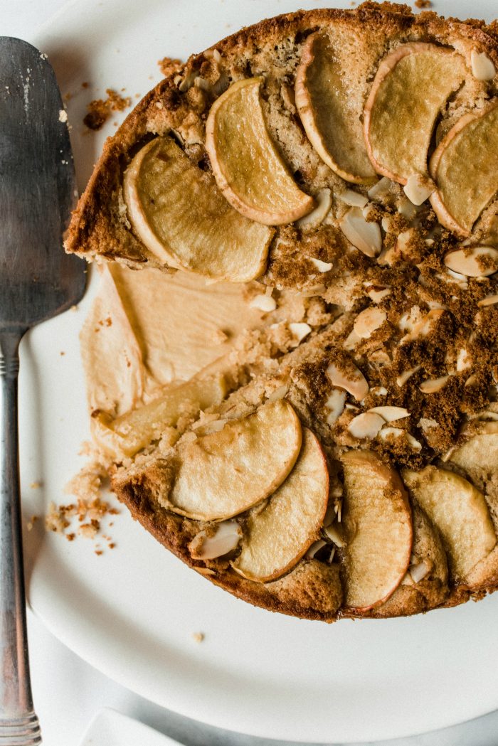 ONE BITE Spelt Cinnamon Apple Cake