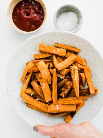 Baked Curry Sweet Potato Fries