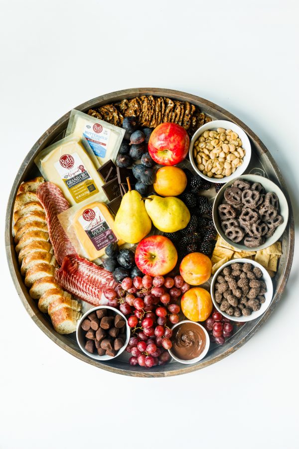 https://reluctantentertainer.com/wp-content/uploads/2020/09/Fall-Charcuterie-Board-Ingredients-600x900.jpg