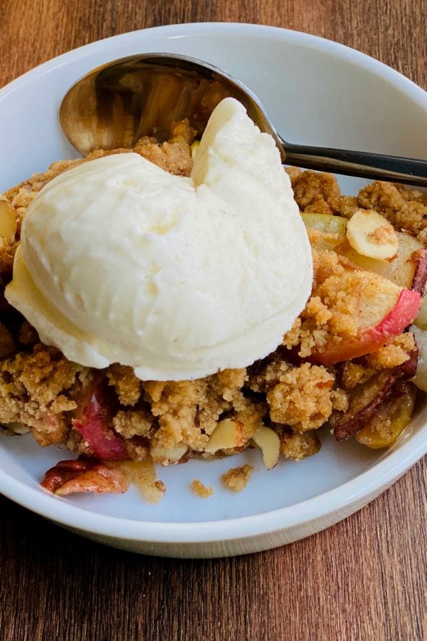 Apple Pear Crumble Without Oats with scoop of vanillal gelato