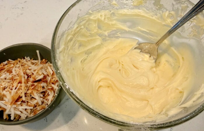 making a cream cheese frosting