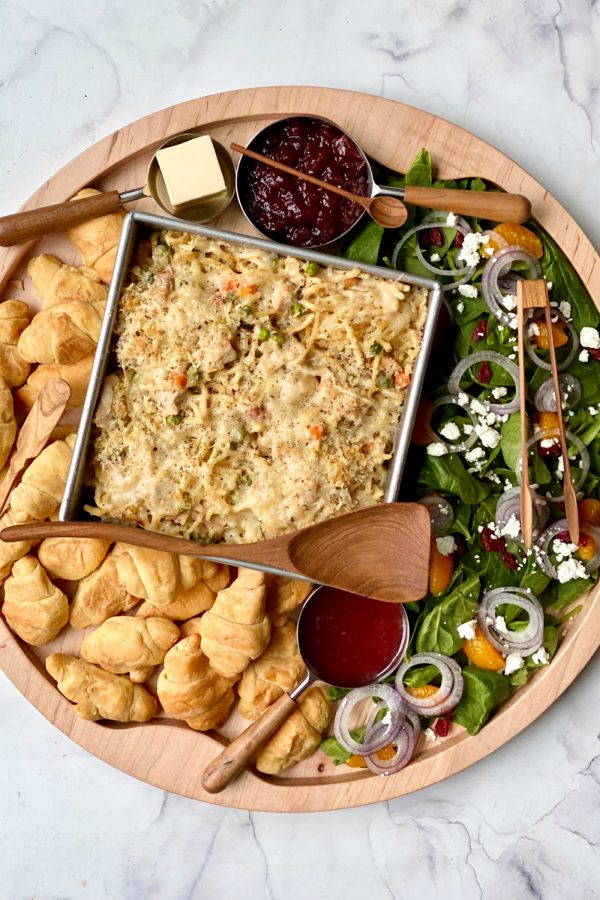 trukey tetrazzini with dinner rolls and salad