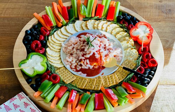 delicious Holiday Shrimp Cocktail Crudités