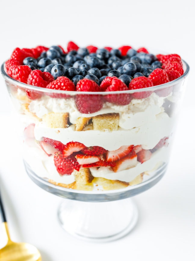 Best Strawberry Trifle Recipe - Reluctant Entertainer