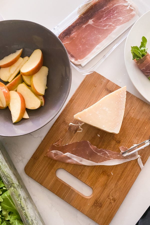 how to make Prosciutto Wrapped Apple Bites