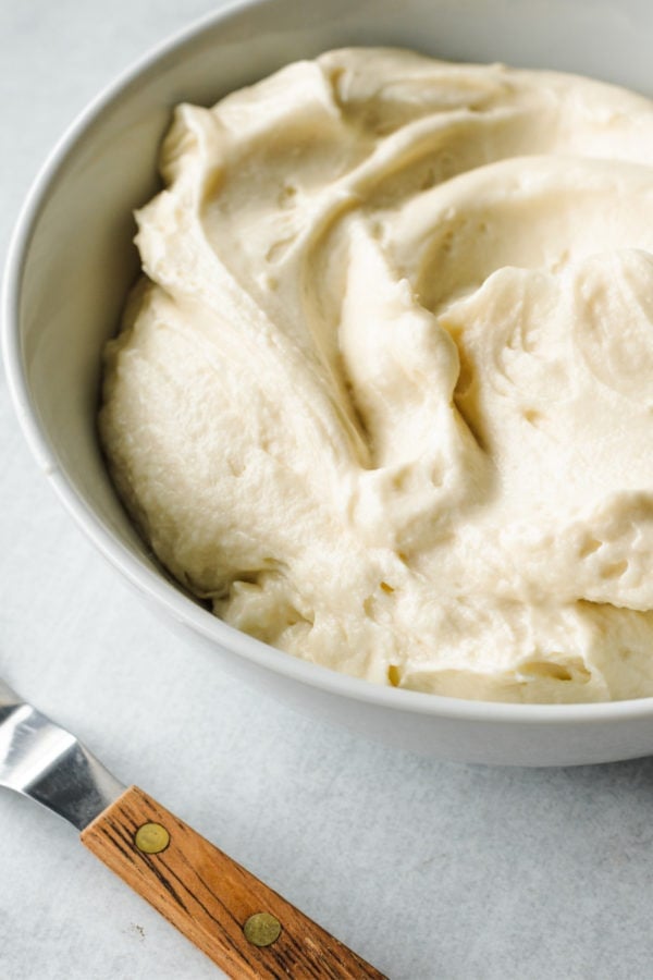 fluffy cream cheese frosting