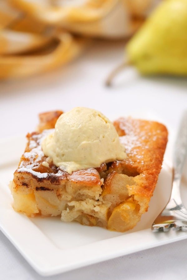 an Easy Pear Cobbler with ice cream