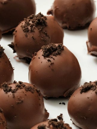 close up of Oreo Truffles