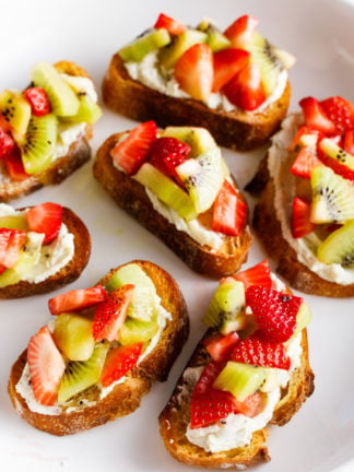 Strawberry Kiwi Crostini Bites