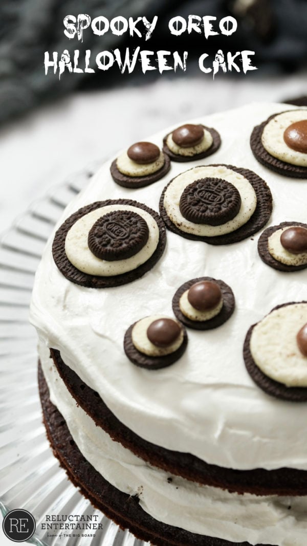 a spooky Oreo chocolate cake for Halloween