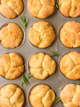 dinner rolls with rosemary