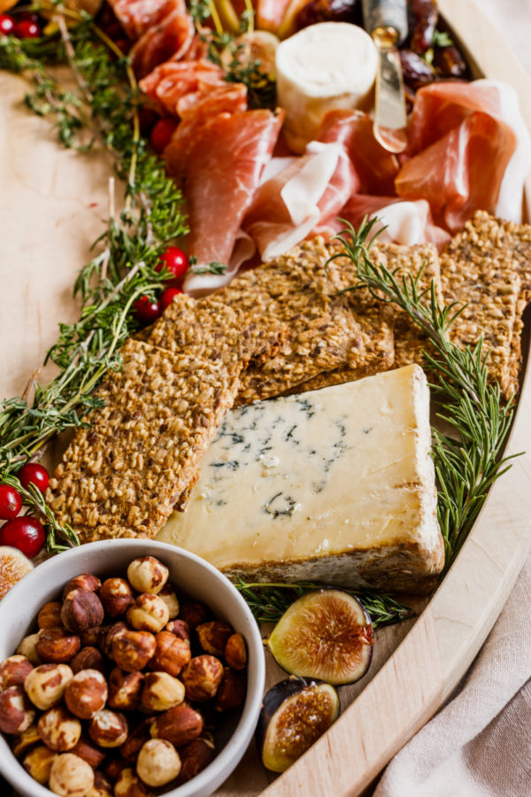 blue cheese and crackers