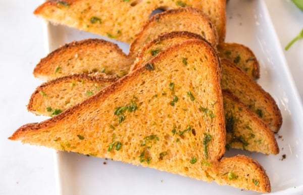 garlic bread with parsley