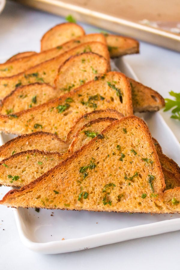 toast with butter parsley and garlic