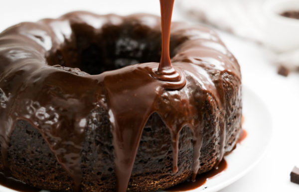 drizzle chocolate frosting