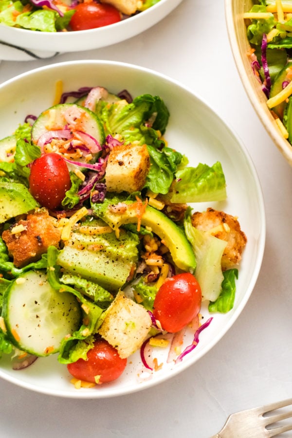 green salad with croutons