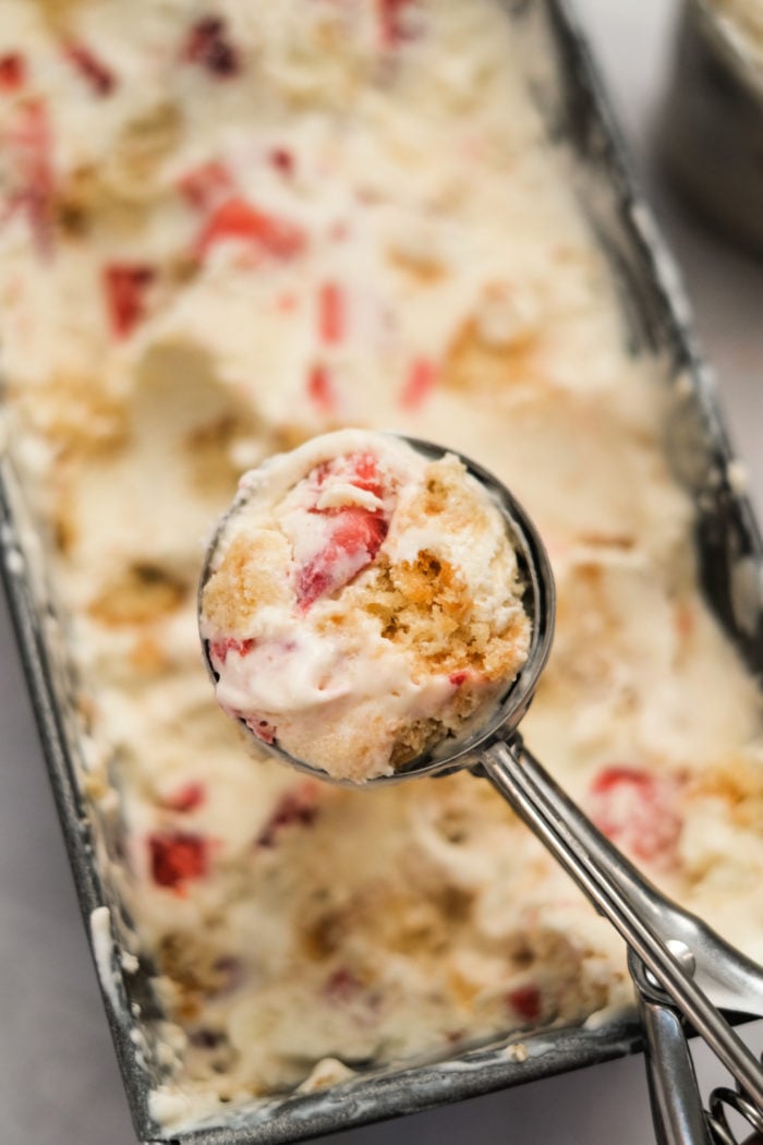 scoop frozen ice cream