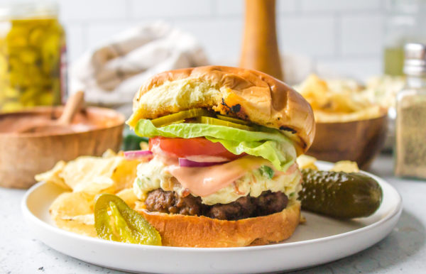 Jalapeno Popper burgers with chips