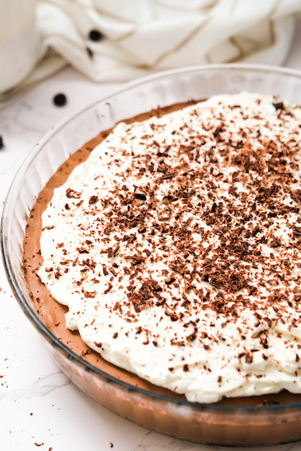 a No-Bake Chocolate Mousse Pie