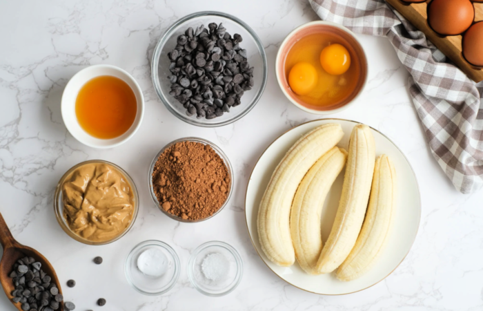 ingredients to make flourless banana brownies