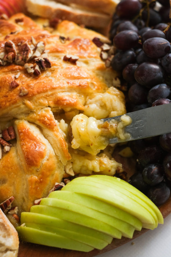 Toasted Baguette with Baked Brie and Fruit