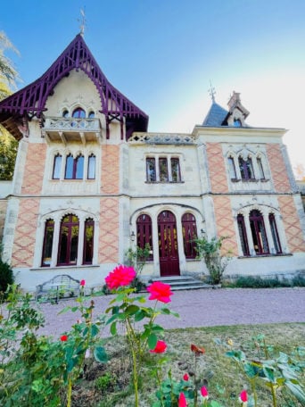 Visit Château de Valcreuse in France