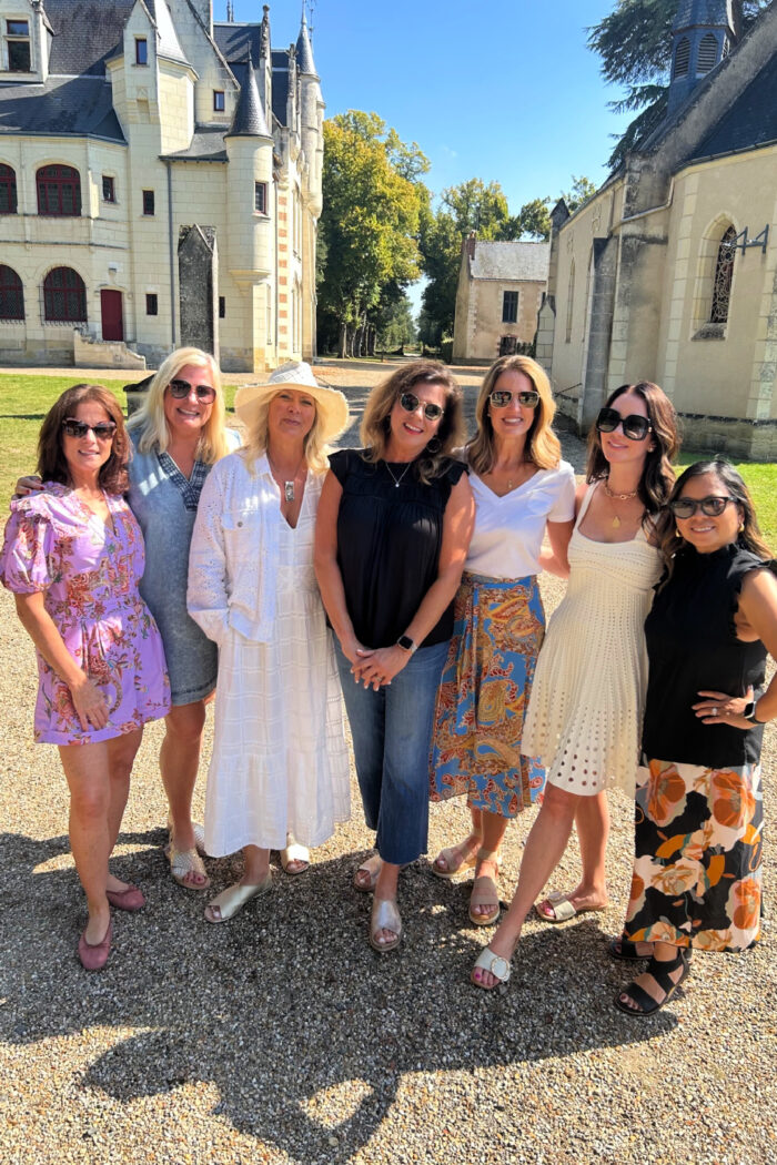 Ladies in Chinon Valley