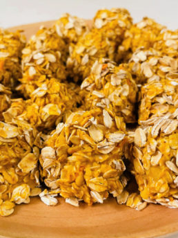 oats, pumpkin for no bake dog treats