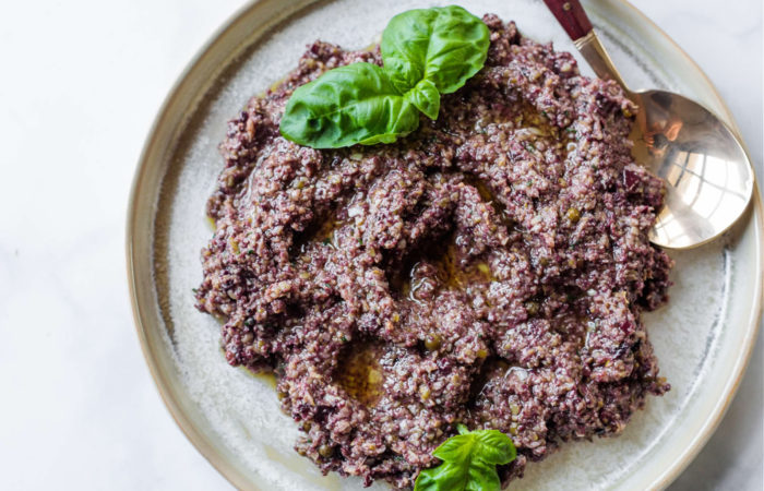 Artichoke Tapenade with oil