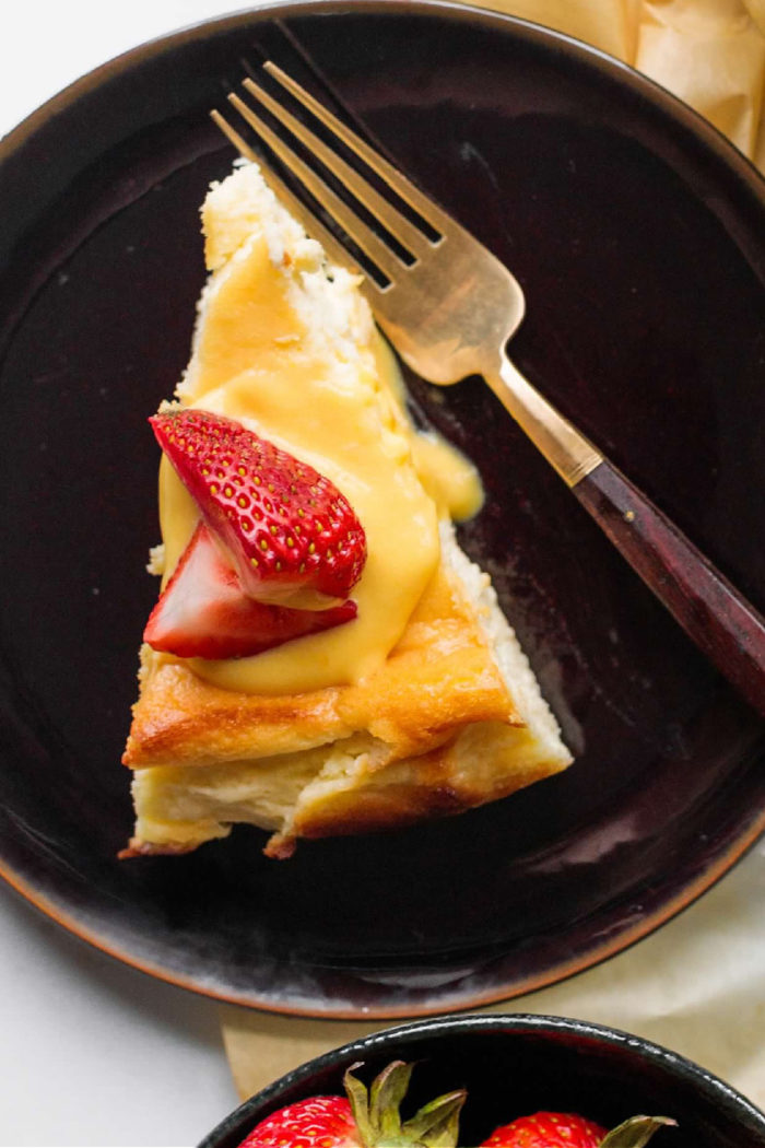 cheesecake with curd and fresh strawberries