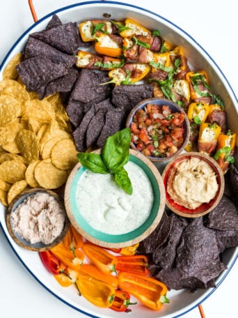 Easy Summer Chip and Dip tray