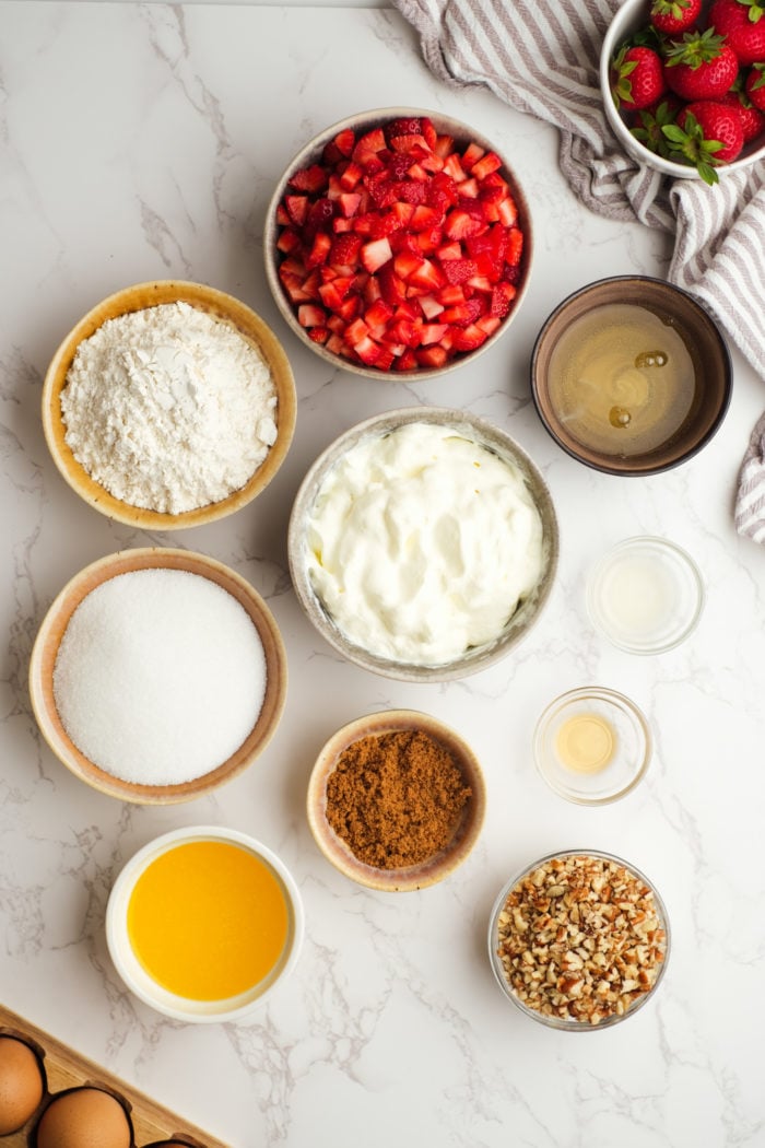 ingredients to make strawberry crunch