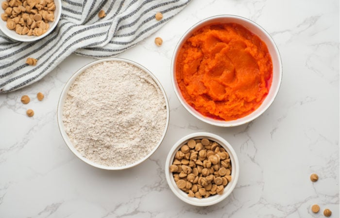 ingredients to make 3-ingredient Pumpkin Muffins