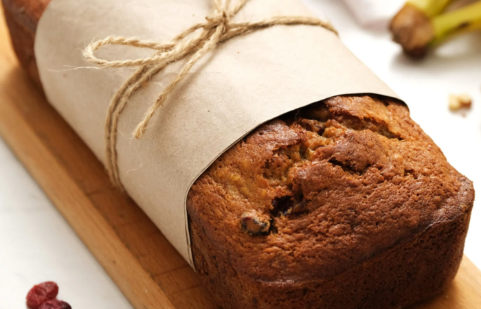preparing a banana bread 4 present
