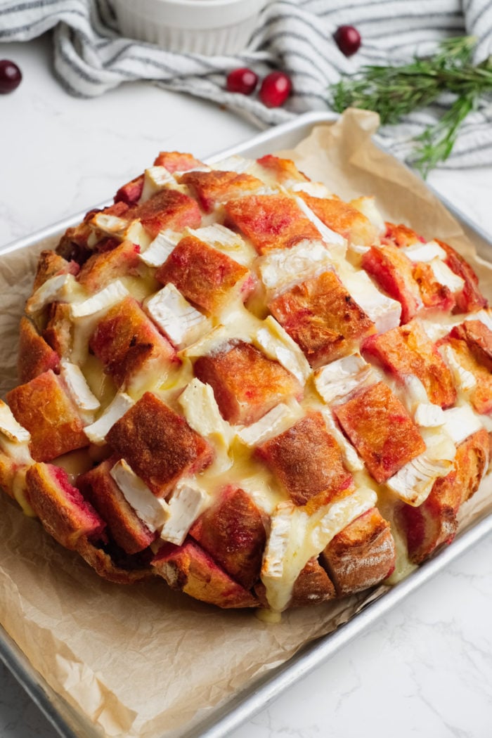 hot Cranberry Brie Pull-Apart Bread