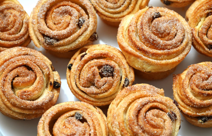 cruffins with raisins