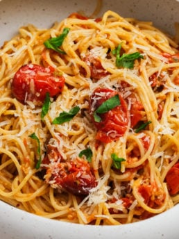 Italian Roasted Tomato Pesto Pasta