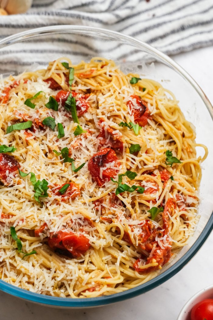 easy Roasted Tomato Pesto Pasta