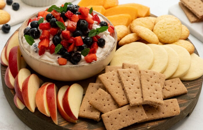 sweet dip with crackers and apples