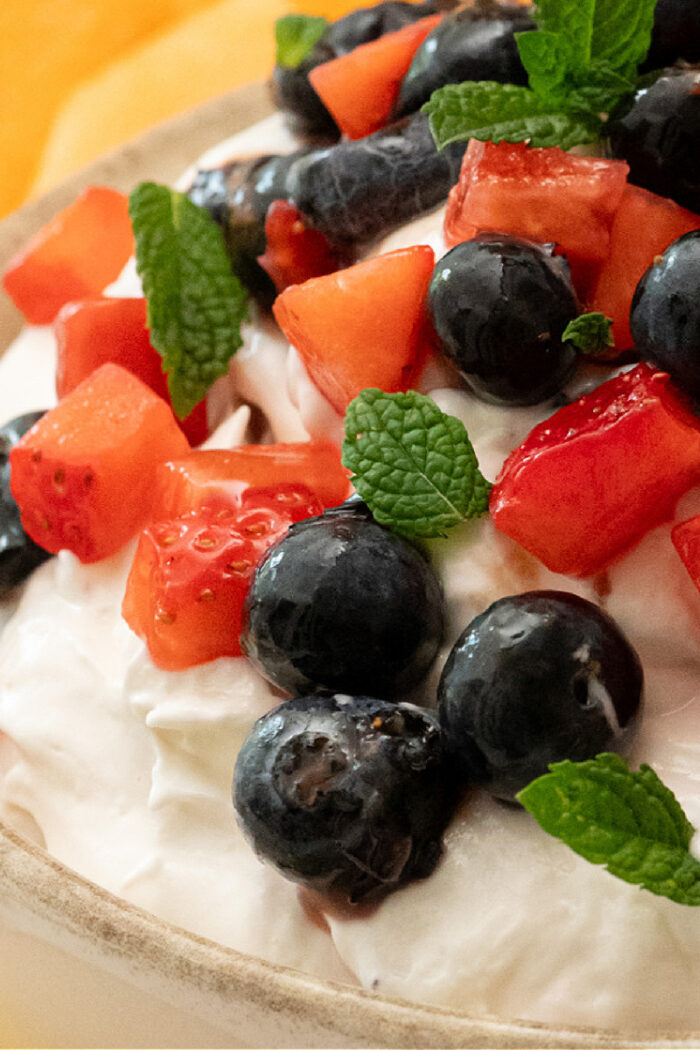 berries on Cheesecake Dip