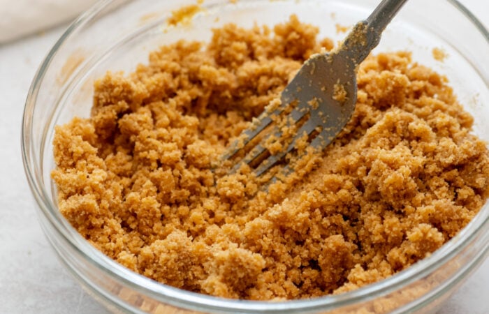 making a graham cracker crust