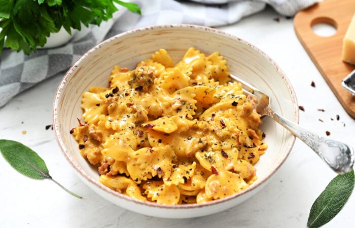creamy pasta serving