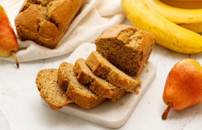 sliced bread with bananas and pears