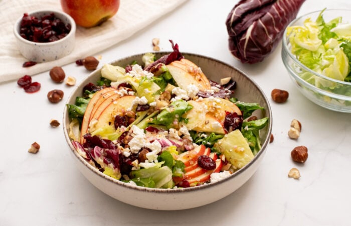 Green Salad with Apples and dressing