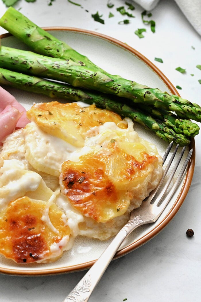 creamy potatoes with asparagus