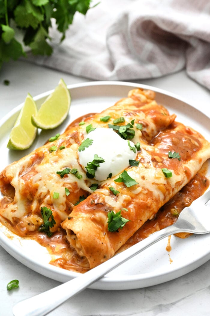 2 cheese enchiladas with sour cream