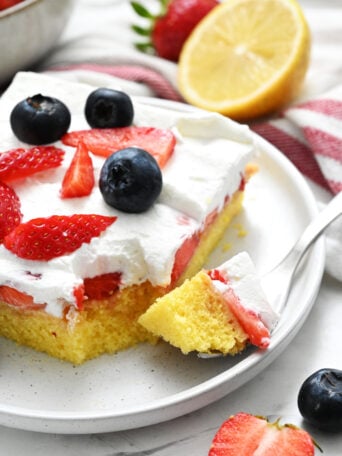 Easy Strawberry Shortcake Cake
