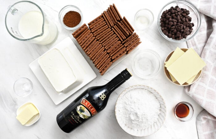ingredients to make Bailey's No Bake Cheesecake