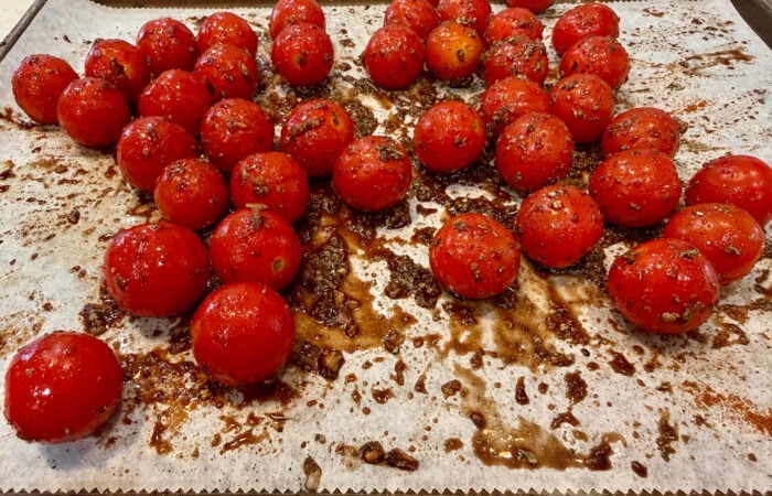 roasting tomatoes