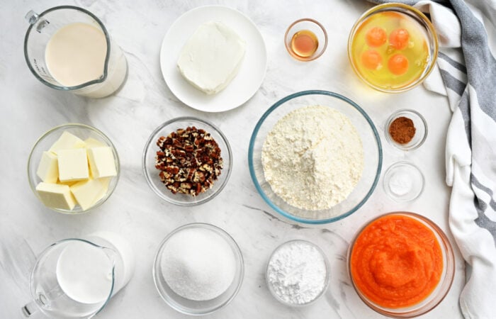 ingredients to make Pumpkin Crunch Cake